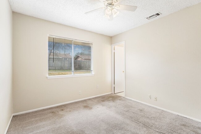 Building Photo - CASA ORO-4718