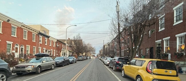 Building Photo - 2528 Christian St