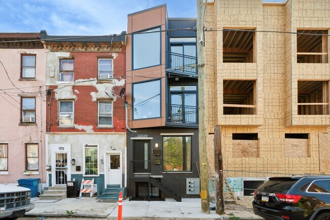 Building Photo - 2209 N Franklin St