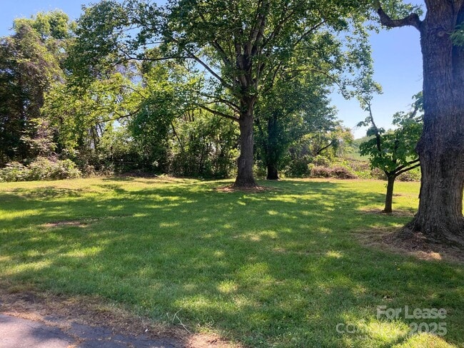 Building Photo - 1697 Morningside Dr