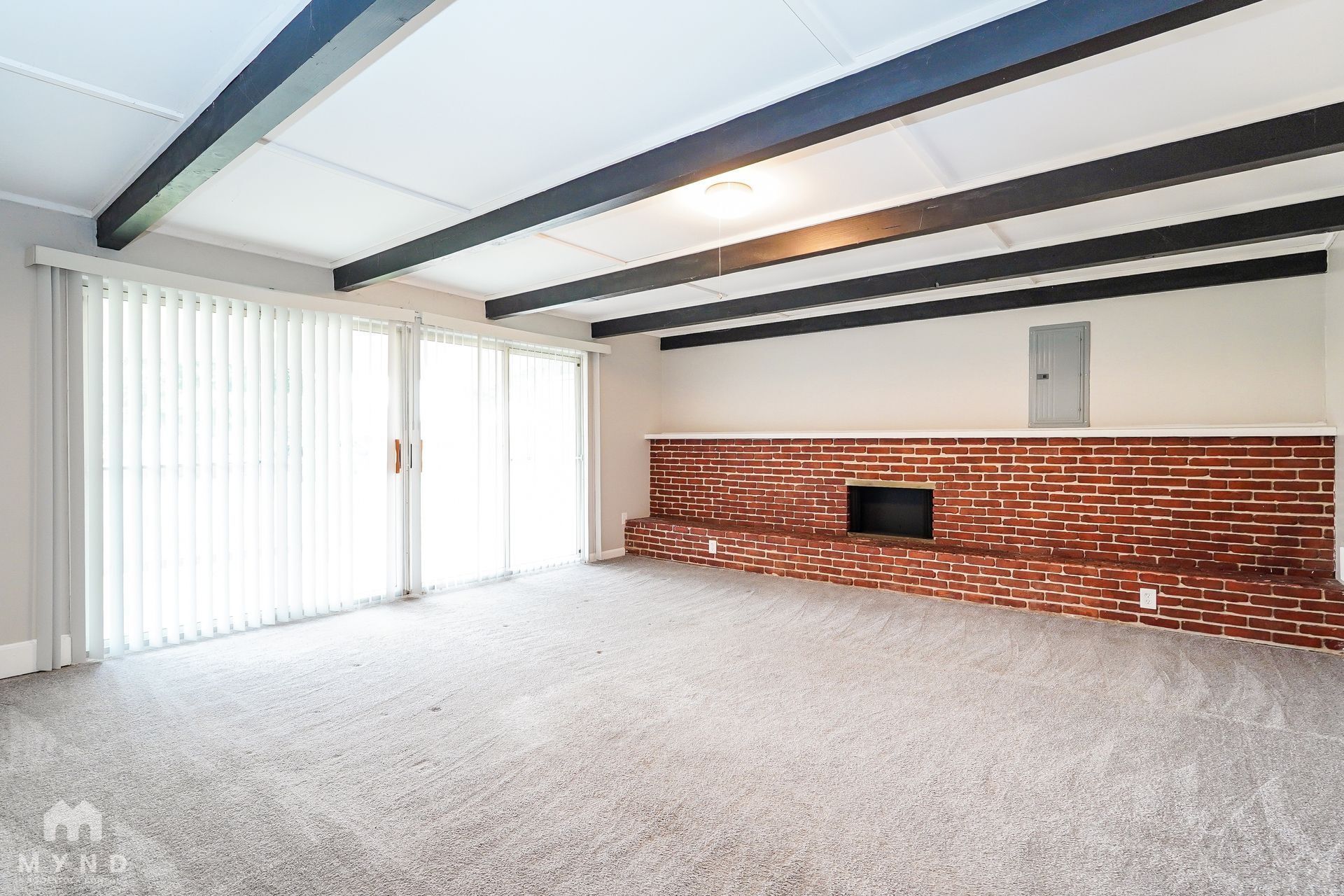 Building Photo - 10 Oakwood Dr