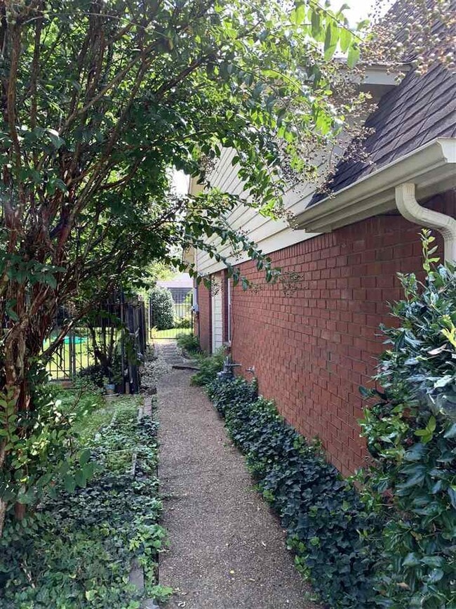 Building Photo - 3888 Oak Branch Cir W