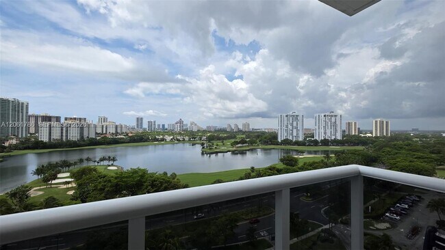 Building Photo - 3675 N Country Club Dr
