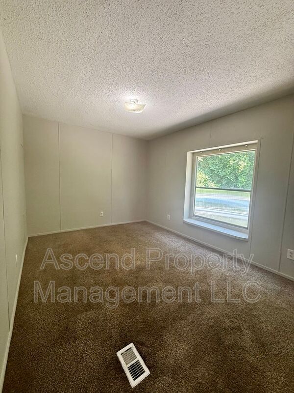 Building Photo - 8903 Nelson Rd