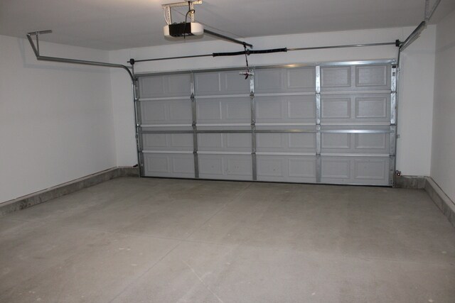 Building Photo - 518 Carriage Ct
