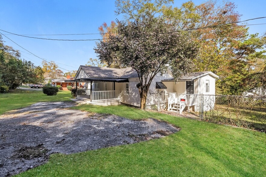 Building Photo - 1708 28th Ave