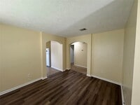 Building Photo - 20711 Sycamore Wood Dr