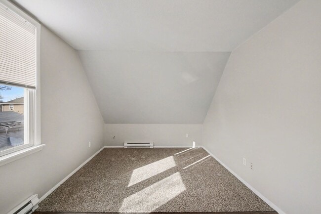 Building Photo - 533 14th Ave