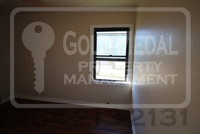 Building Photo - 603 Hill St