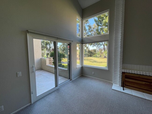 Building Photo - Impeccable end-unit La Mancha townhome in Mission Viejo