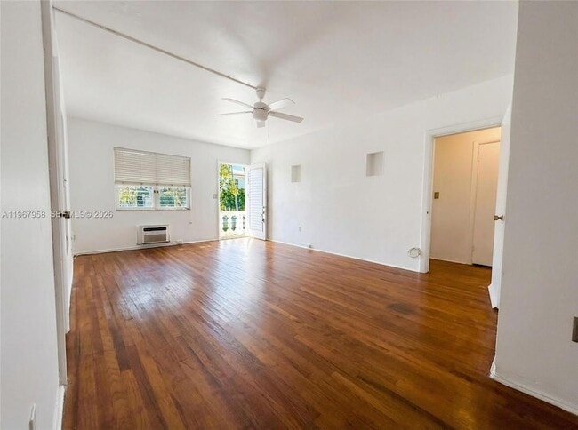 Building Photo - 841 W 40th St