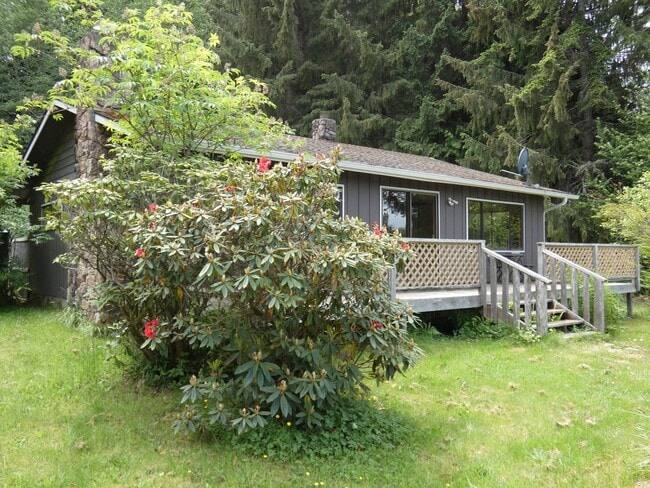 Building Photo - 71 Saghalie Trl