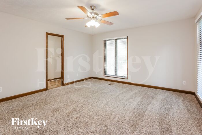 Building Photo - 4090 Essex Pl