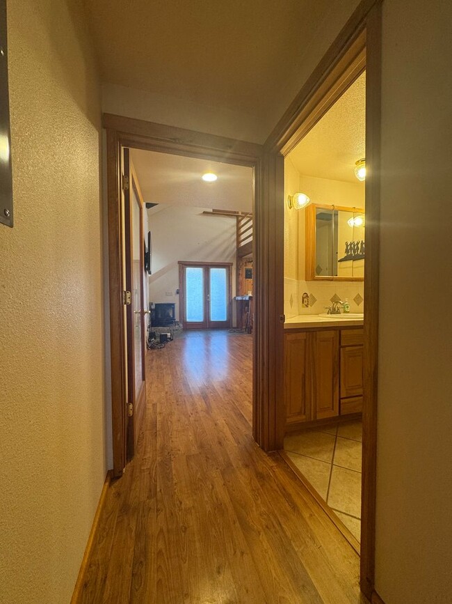 Building Photo - Idyllic 3bd, 2ba Retreat with Loft on 2+ A...