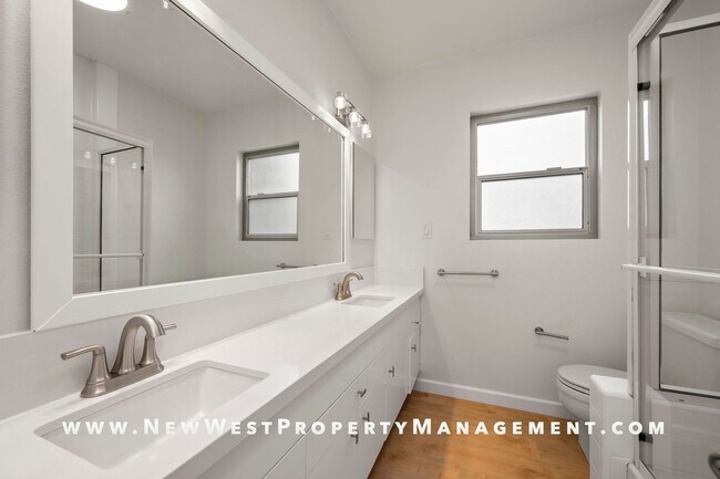 Building Photo - Renovated Banker's Hill 2 Bedroom at Laure...