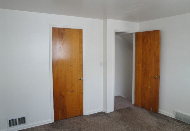 Building Photo - 3 Bedroom Home Near Sugarhouse!