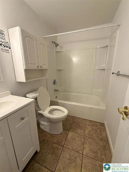 Building Photo - 2080 Johnston Dr
