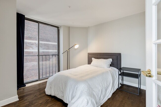 Building Photo - 345 W Fullerton Pkwy