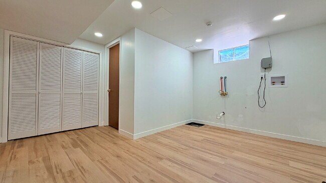 Building Photo - FANTASTIC REMODELED 3 Bed 2 Bath Home in Strayer & Shephards Park Hill Brand New Flooring New Car...