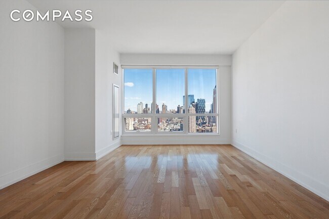 Building Photo - 350 W 42nd St