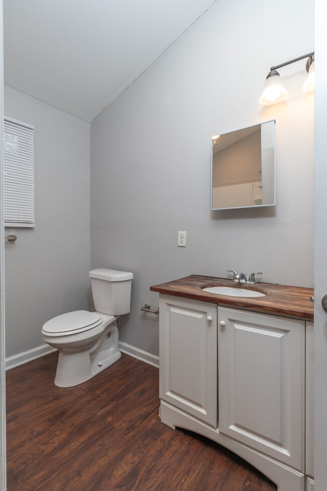 Building Photo - 3009 Sevier Ave