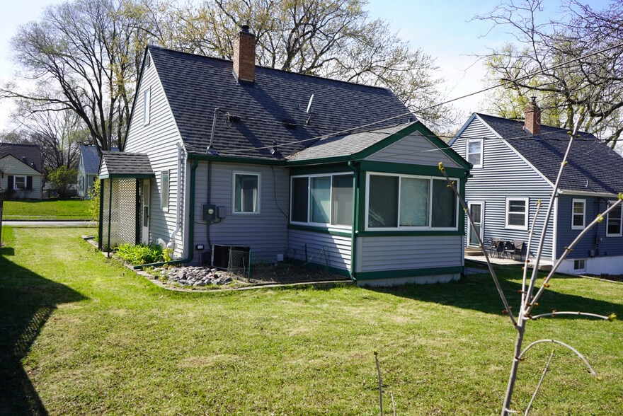 Building Photo - 2835 Edgewood Ave S