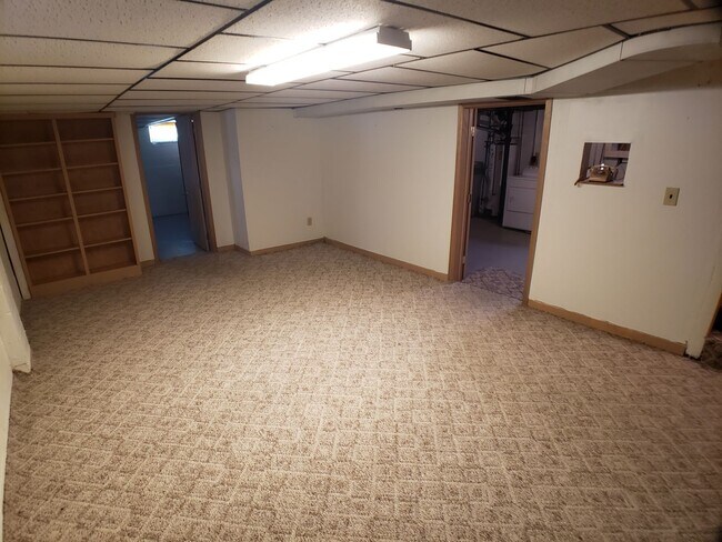 Building Photo - 3+ Bedroom 2 Bath Single Family House in Owatonna