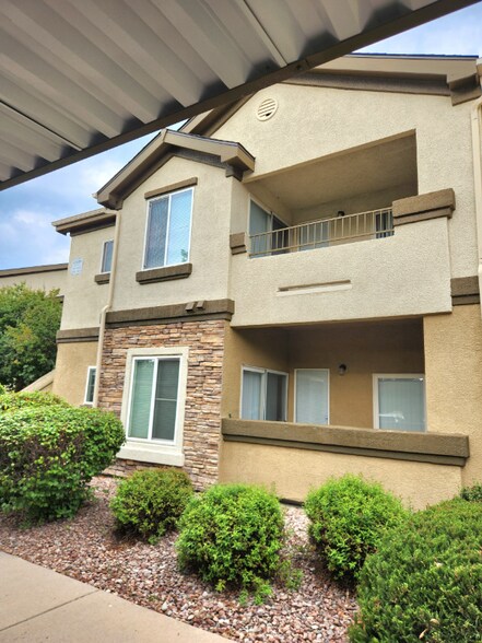 Building Photo - 4008 Riviera Grove