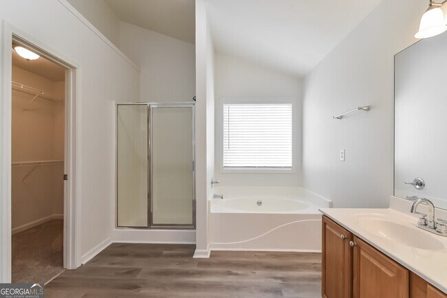 Building Photo - 6695 White Walnut Way