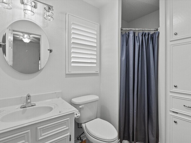 Building Photo - 5317 County Rd 868 E