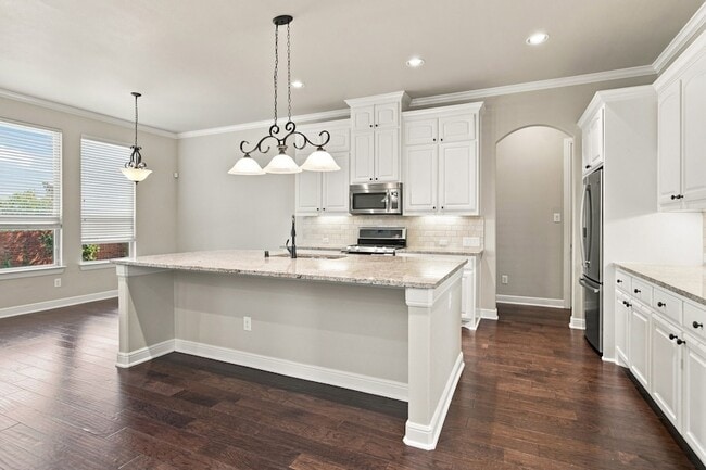 Building Photo - 1819 Park Highland Way