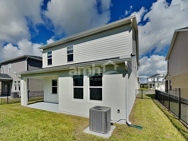 Building Photo - 5981 Sycamore Pl St