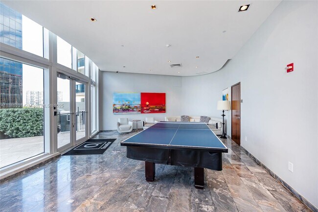 Building Photo - 17201 Collins Ave