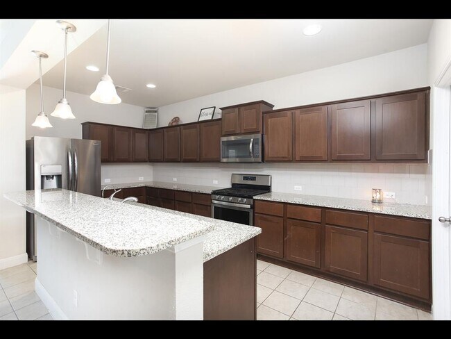Building Photo - 124 Gray Wolf Dr