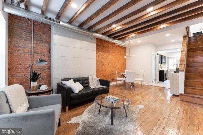 Building Photo - 1906 N Lawrence St