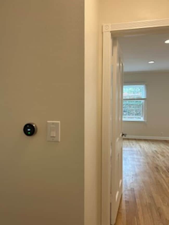 Building Photo - 9750 Newman St