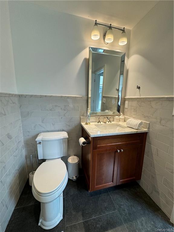 Building Photo - 395 Columbus Ave