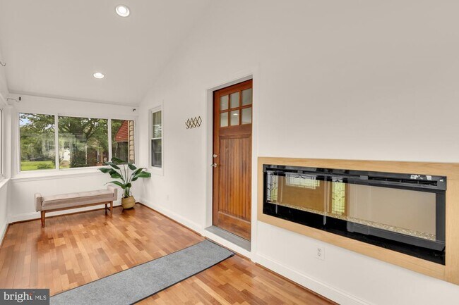 Building Photo - 8604 Woodlawn Ct