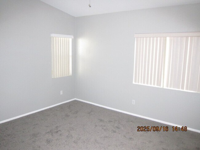 Building Photo - Beautiful 4 Bedroom Single Story House w/ ...