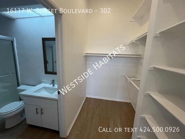 Building Photo - 16117 W Sunset Blvd