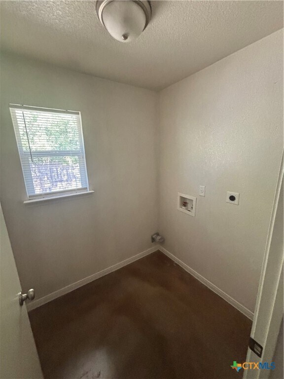 Building Photo - 105 Kings Ct