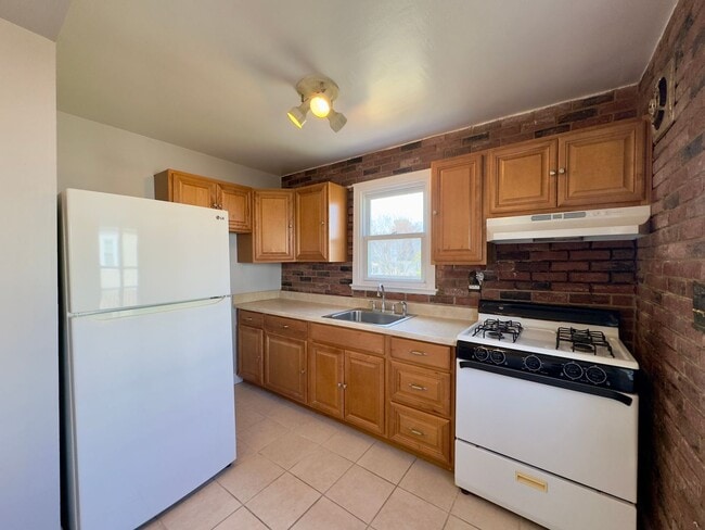 Building Photo - Charming 3 Bedroom/2 Bathroom Home with Large Backyard in Arbutus, MD!