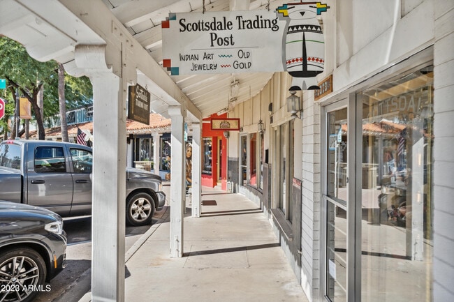 Building Photo - 7625 E Camelback Rd