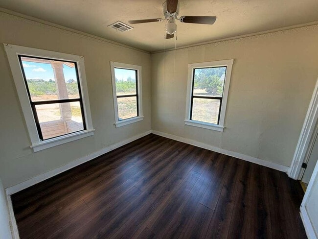 Building Photo - 2082 N Cougar Pl