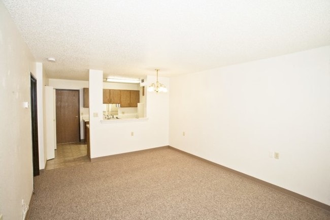 Building Photo - Shadybrook Estates