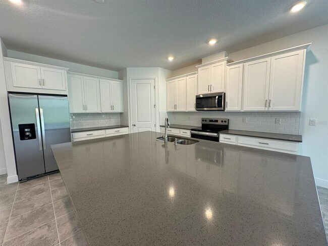 Building Photo - 2041 Axel St