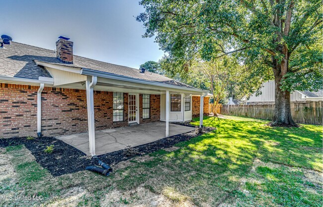 Building Photo - Beautiful 4 bedroom House at the Reservoir