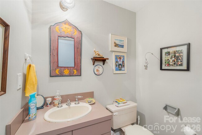 Building Photo - 1610 Park Rd