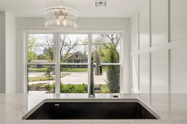 Building Photo - 107 N Atlanta St