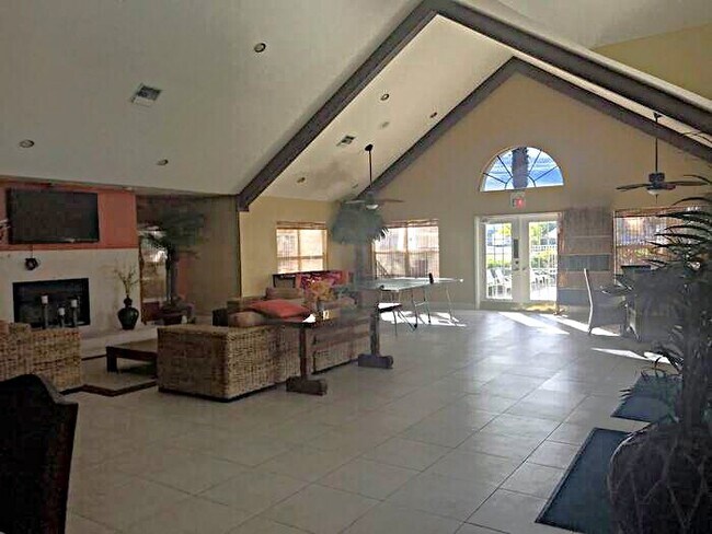 Building Photo - 01 + Den water included - Frist Floor unit...